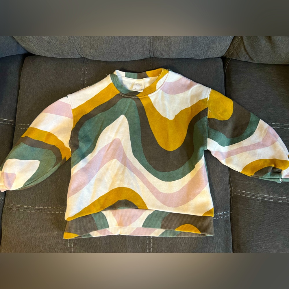Stylish Zara sweatshirt for toddler girl